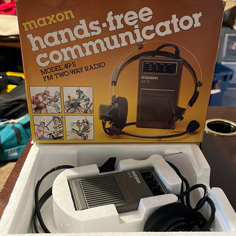 Vintage Macon Hands-Free COMMUNICATOR. MODEL 49-S FM 2-way radio. Still new box